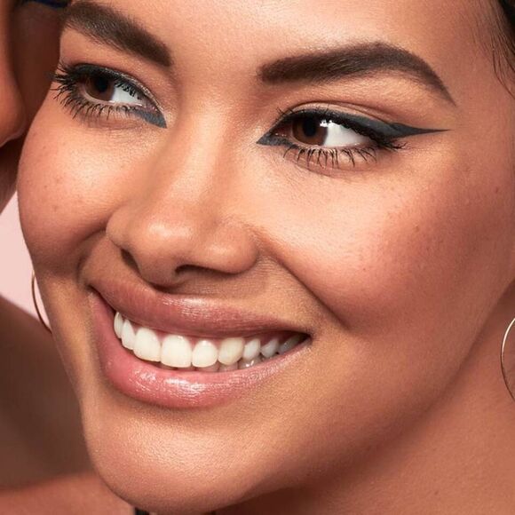 MAC Limited Edition charcoal gray pearl finish eyeliner - yule never know - Picture 7 of 14